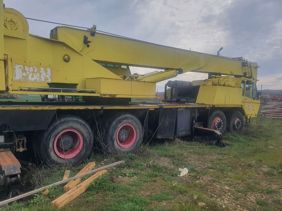 Automacara  6x8  marca  ph  in stare de functionare . Ridica 45 t