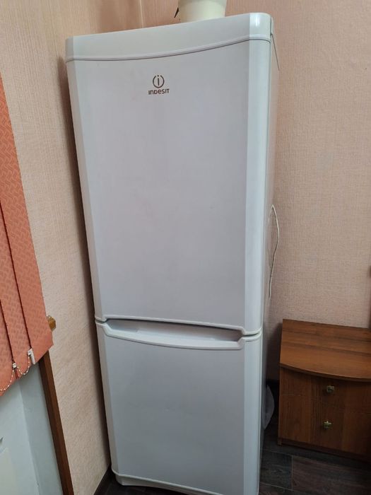 Продам холодильник