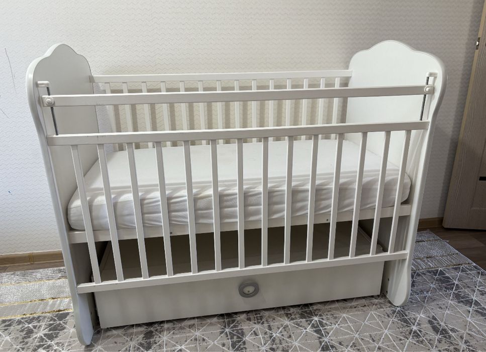 Продам детскую кроватку