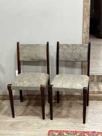 2 деревянных стула