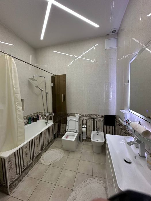 Шикарный офис метро Ойбек 200м²