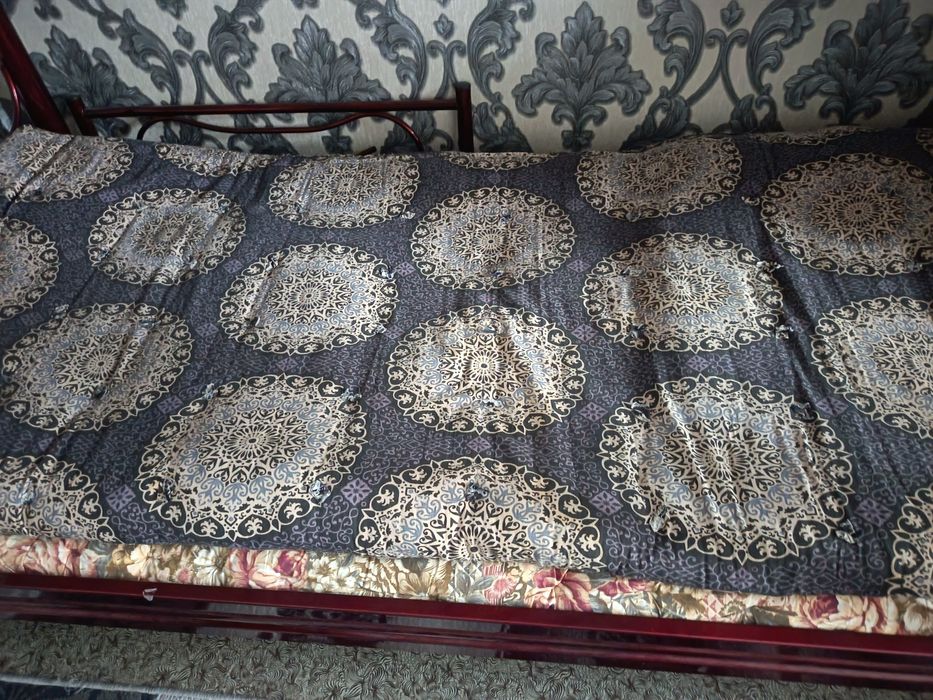 Продам ватные двуспальные матрасы