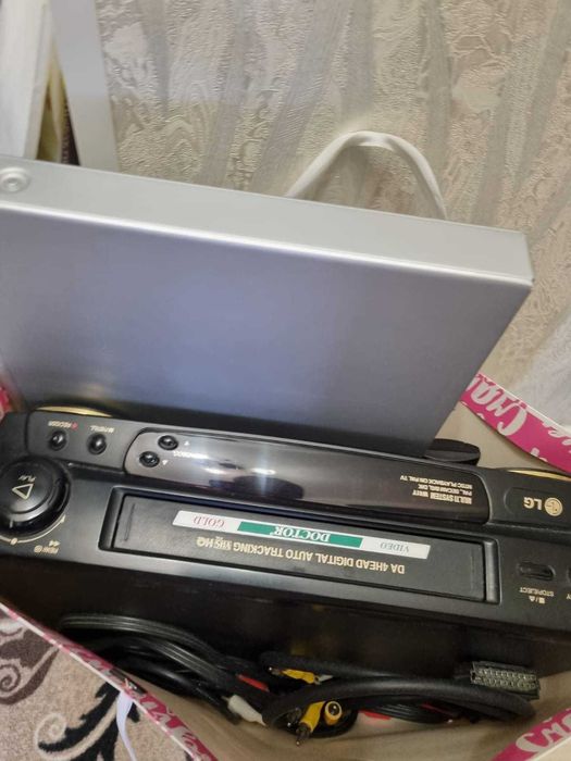 Монитор LG Flatron, видеопроигрыватель, dvd-проигрыватель