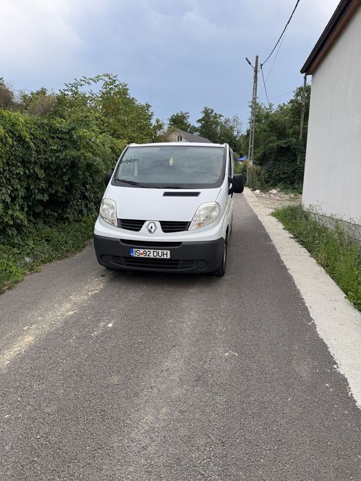 RENAUL TRAFIC 2.0 diesel