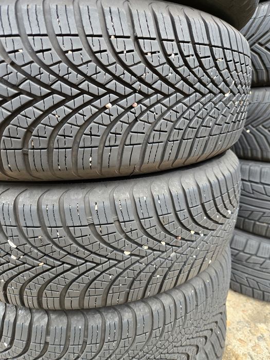 4бр. 185 65 15 Dunlop всесезонни.