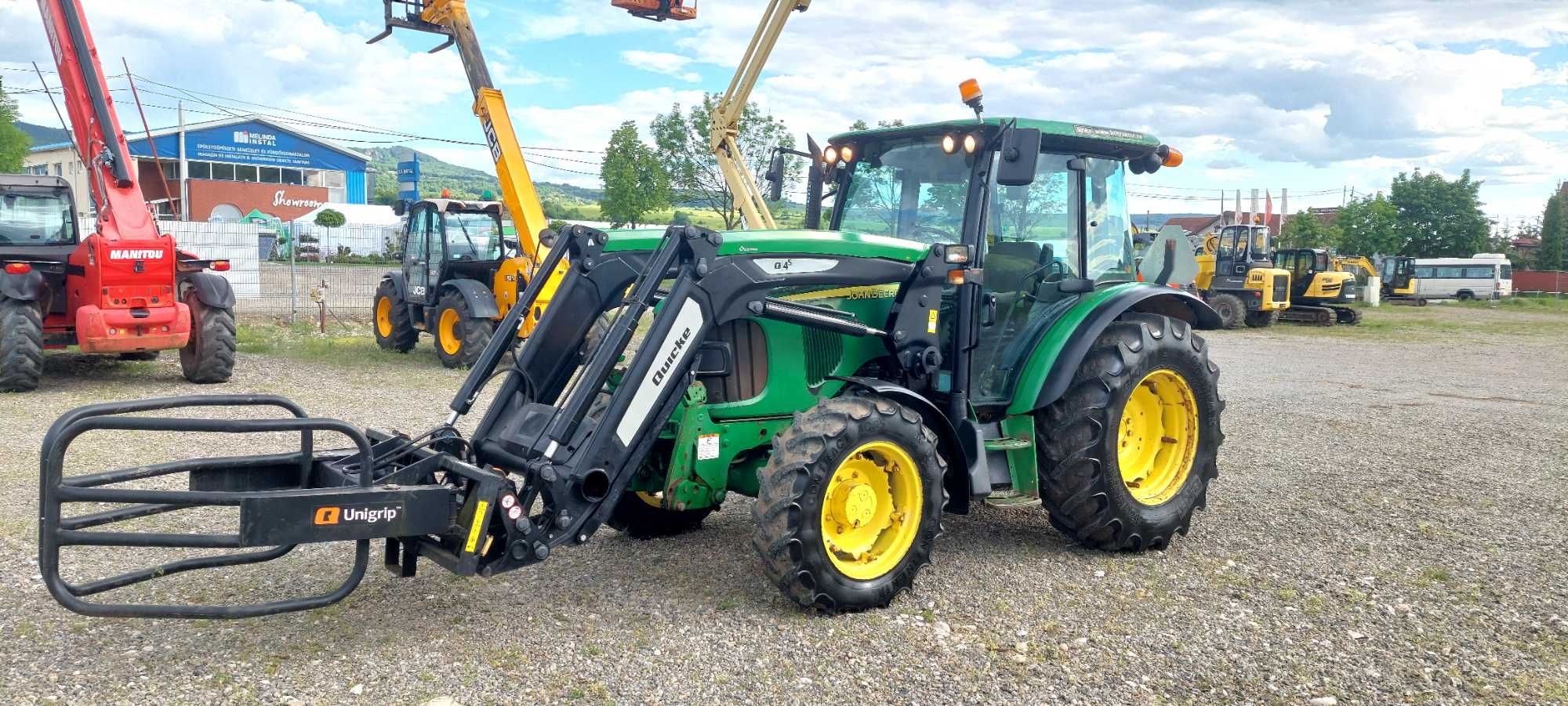 John Deere 5620 cu încărcător frontal