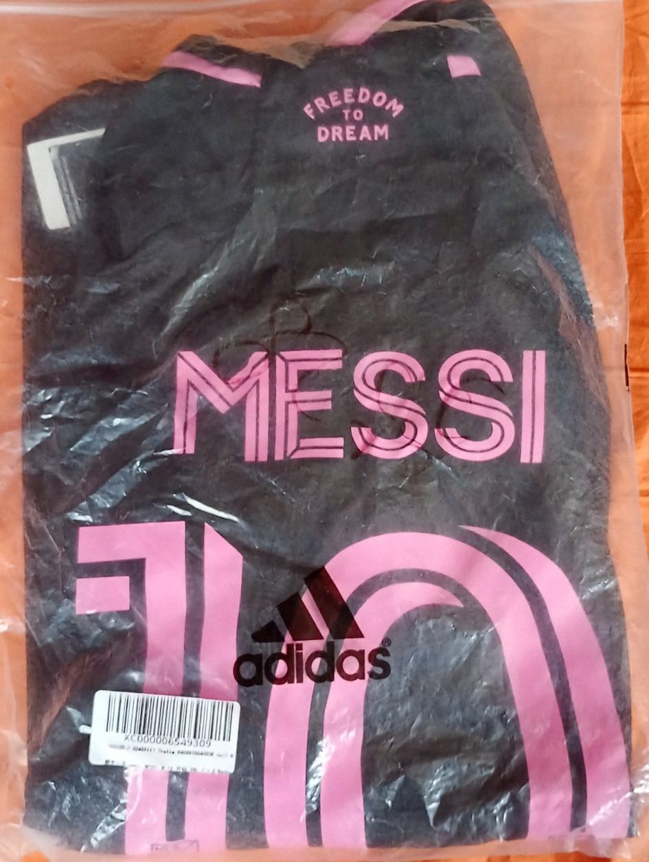 Оригинална футболна тениска Messi!