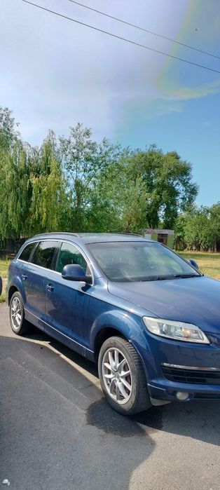 Vând Audi q7 pentru dezmembrari masina merge foarte bine schimba bine