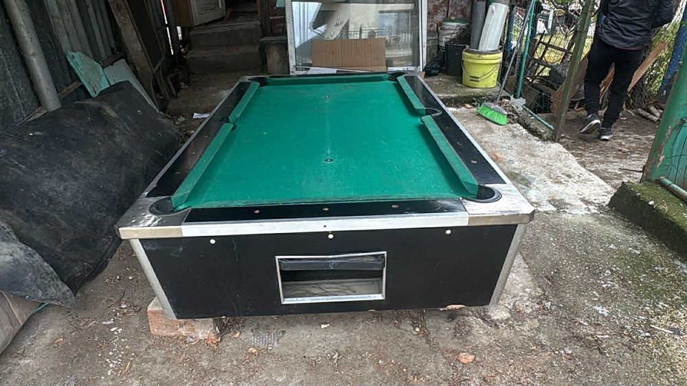 Билярдна маса с жетони