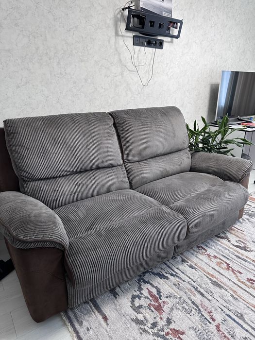 Продаю удобный раскладной диван-кровать