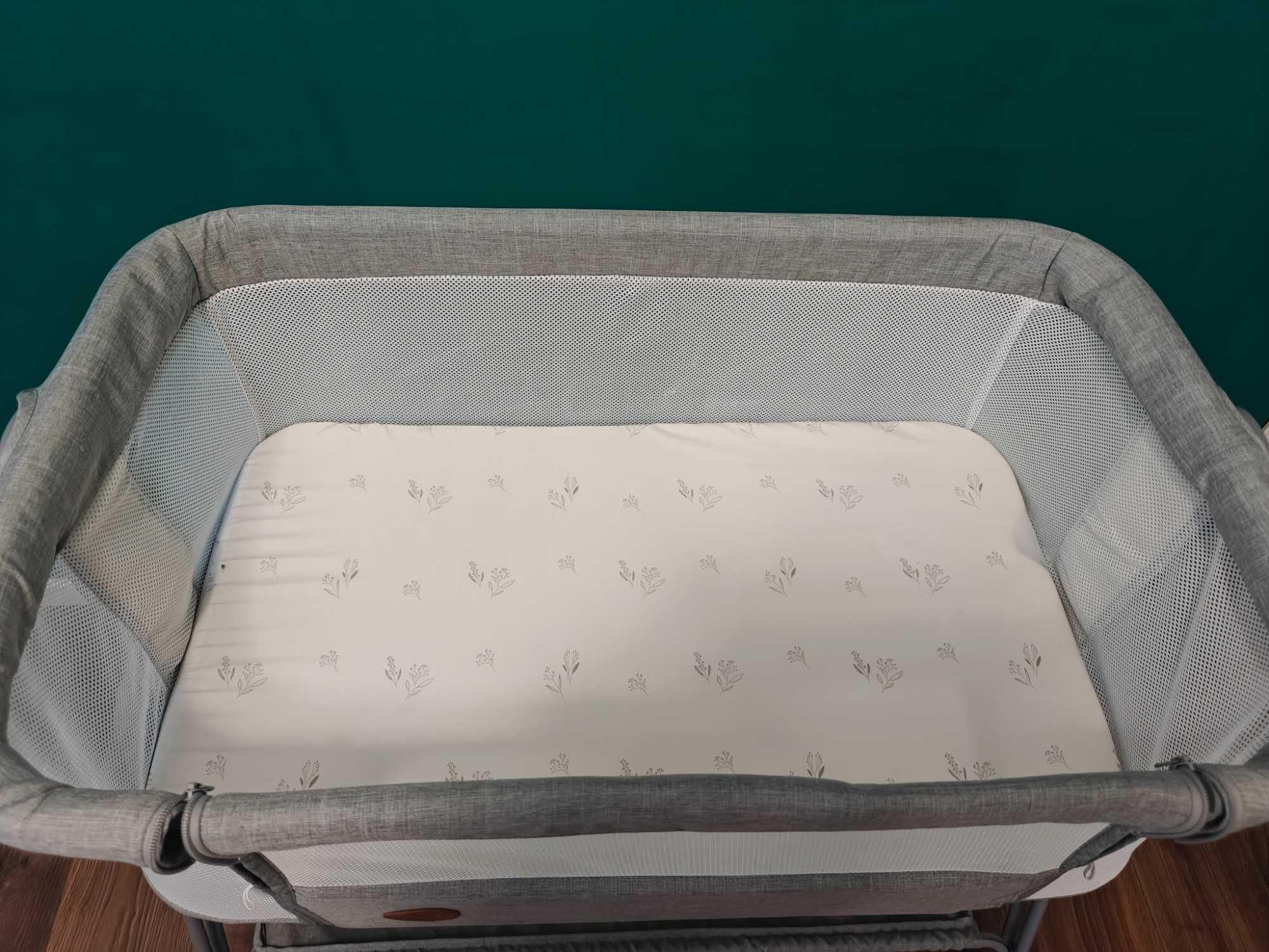 Lionelo Lună co-sleeper