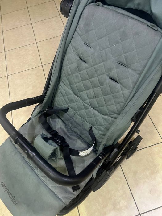 Продается детская коляска Easywalker