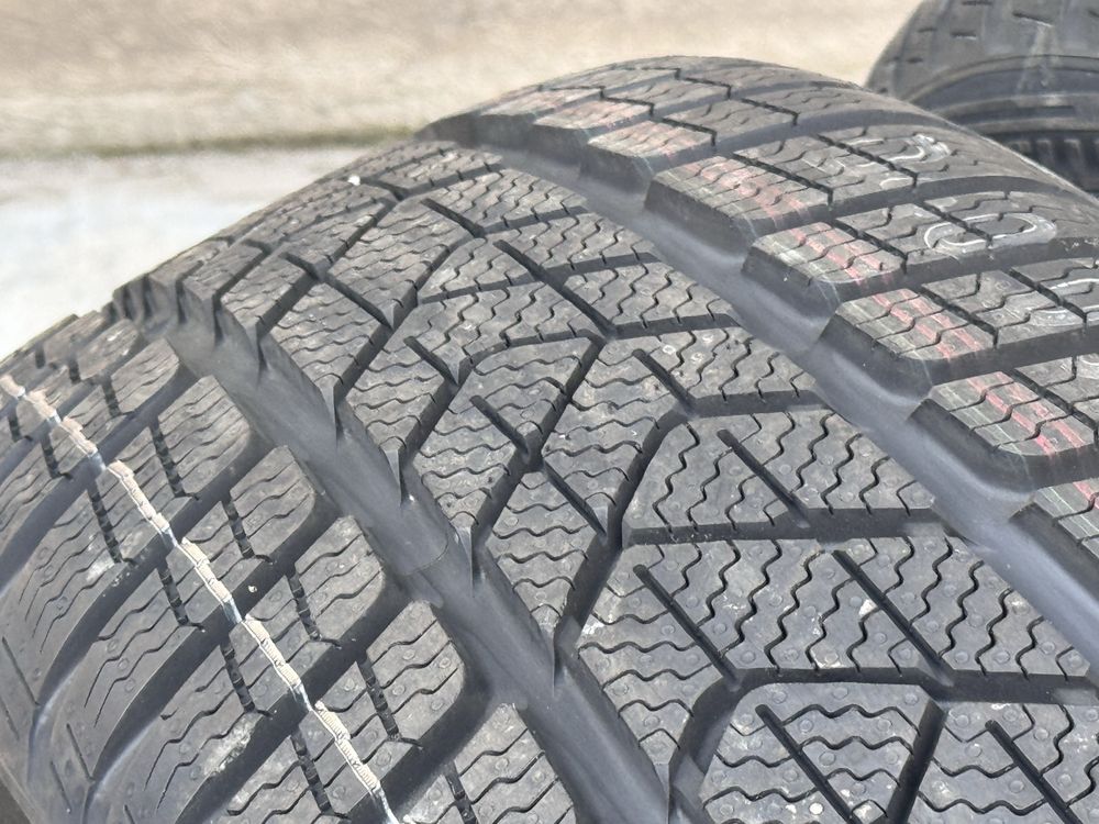 205/50/R17 Pirelli Sotozero 2бр зимни нови dot3821