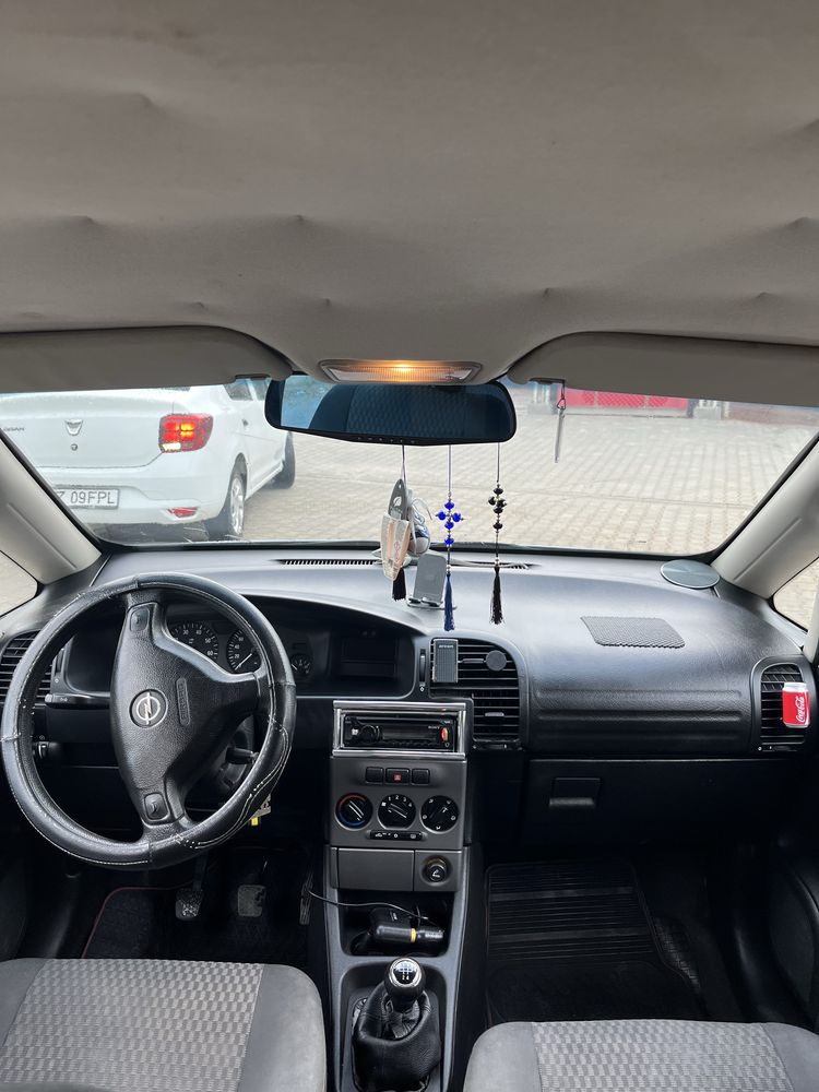 Vând opel zafira 1.8 benzina din 2004