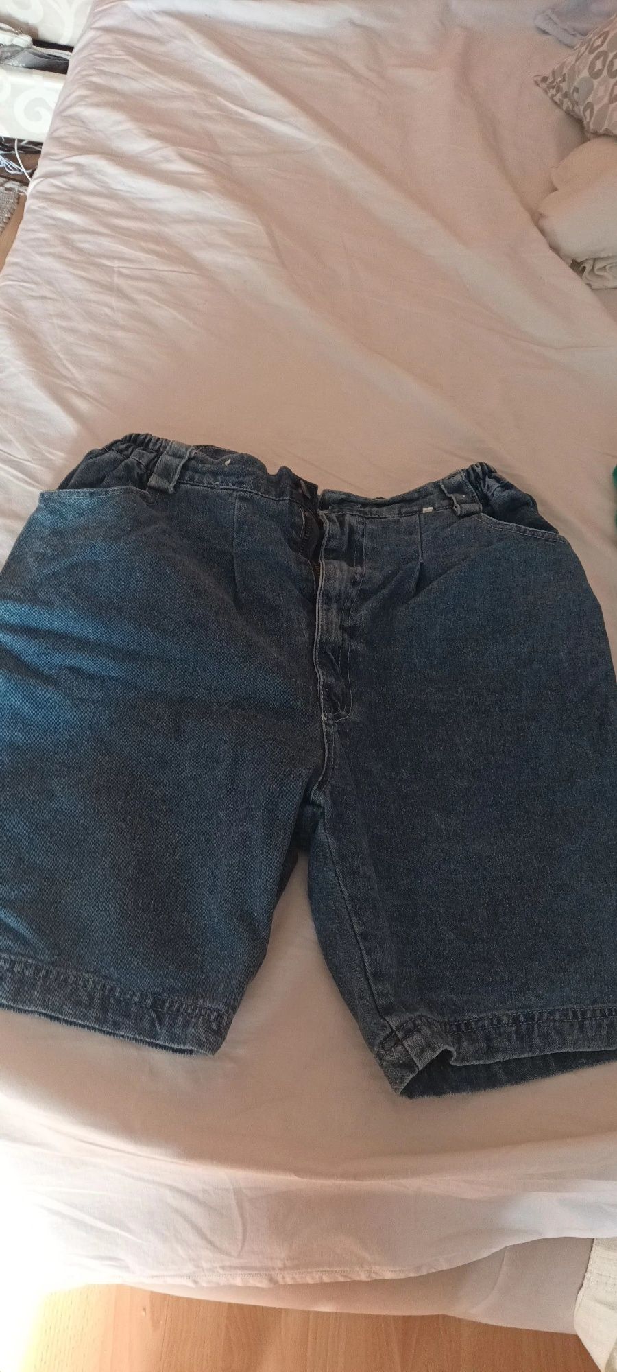 Tricou coca cola si 2 perechi pantaloni scurti