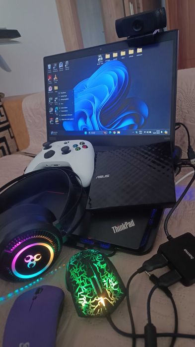 Laptop,boxa,controller,(schimb )