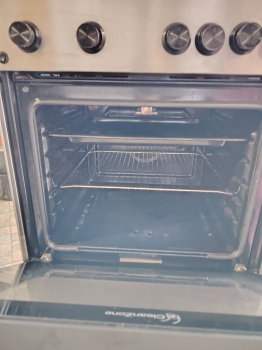 Vând aragaz Beko in staretare buna de functionare