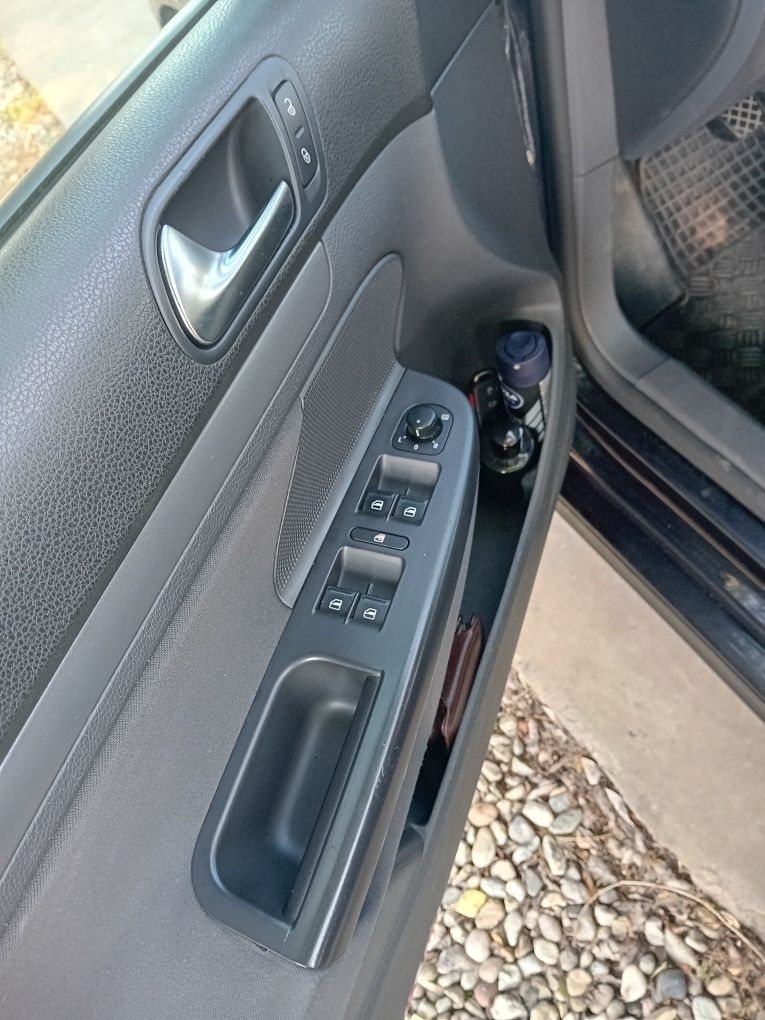 Vând golf 5 "2009 "