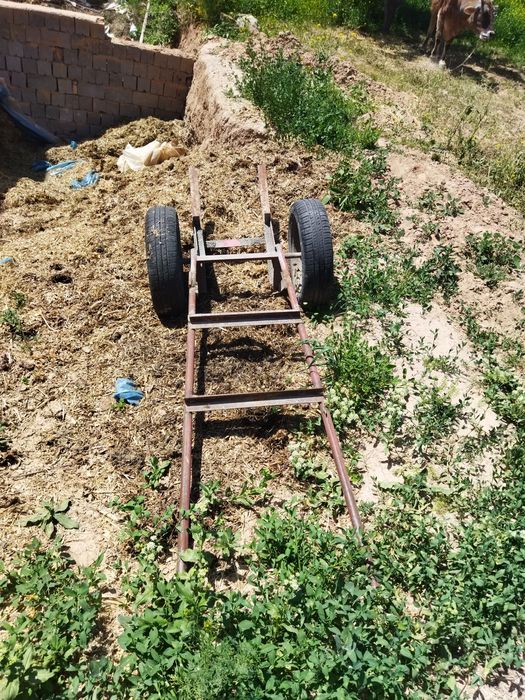 Шлакоблок аппарати сотилади.