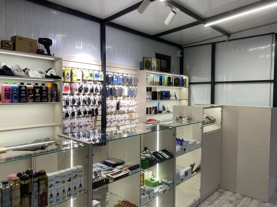 Ko’chma Do’kon Sotiladi aksesuar ideal yengide mebelari bilan