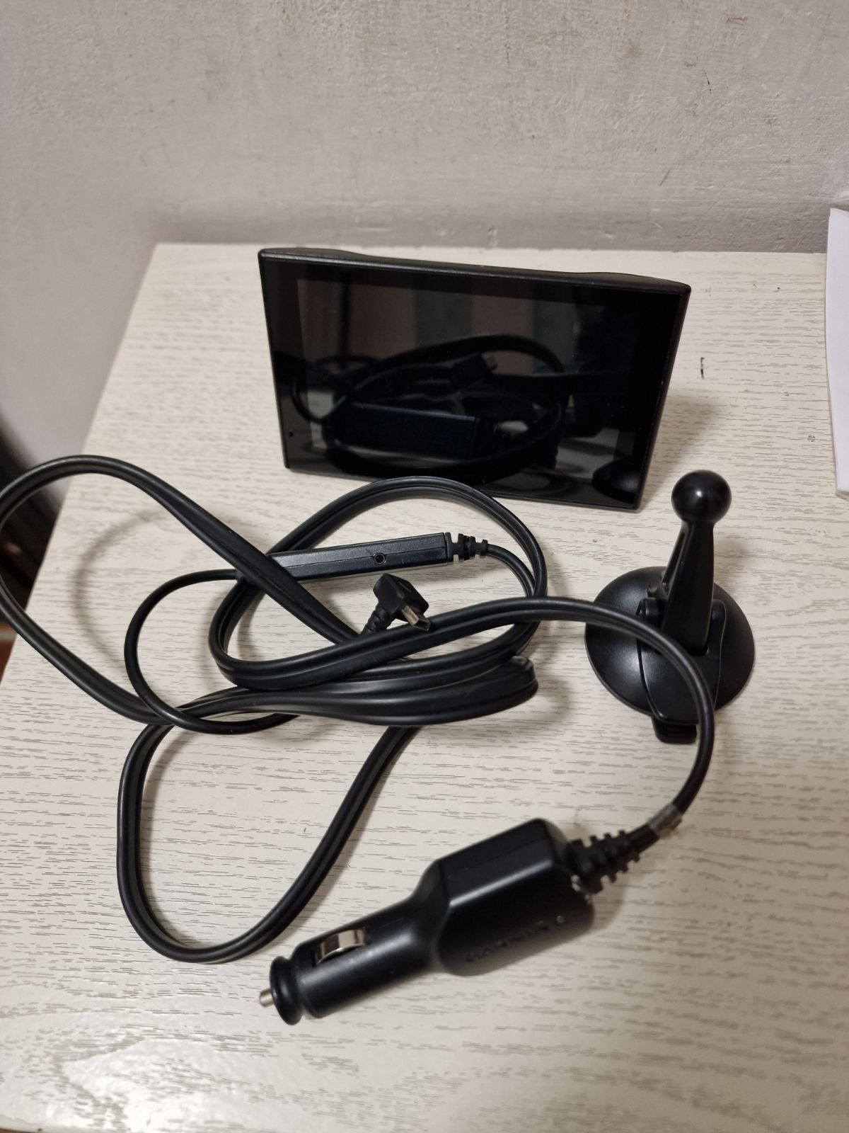 Навигация Garmin Nuvi 2529 LMT-D пълен комплект доживотни карти
