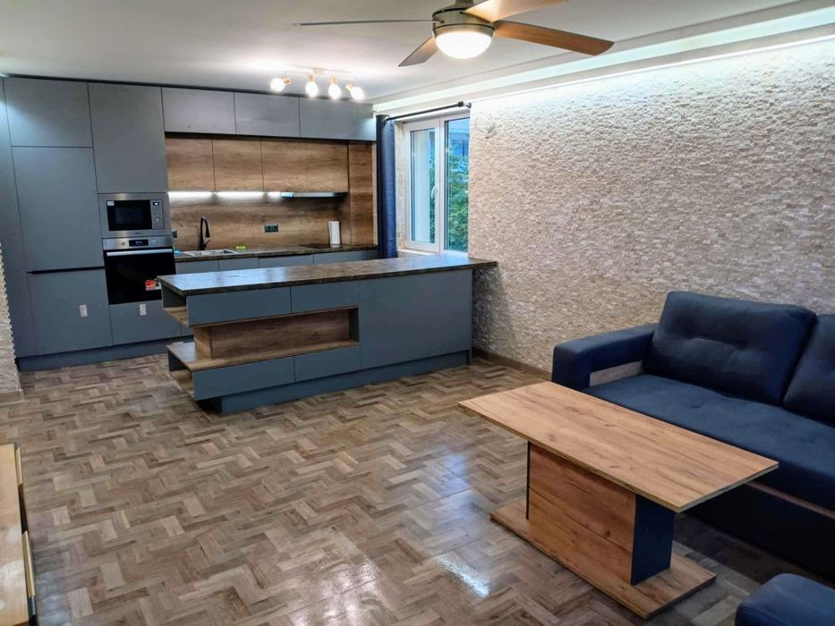 От СОБСТВЕНИК -Бриз, тристаен с гараж