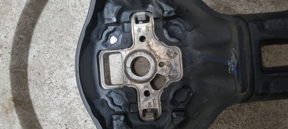 Волан за VW caddy golf passat 2011-2016 година