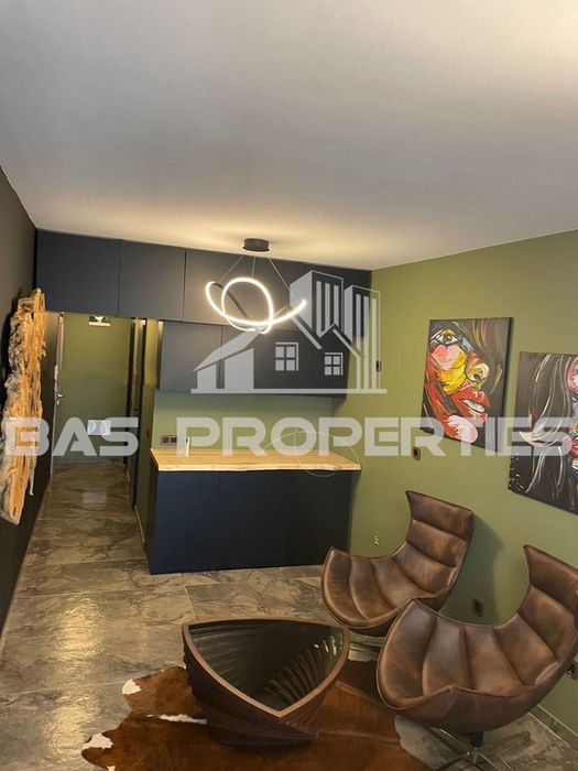 Продава се Едностаен апартамент в София, Център - 45 кв.м за 4267 €/кв.м - Снимка #2