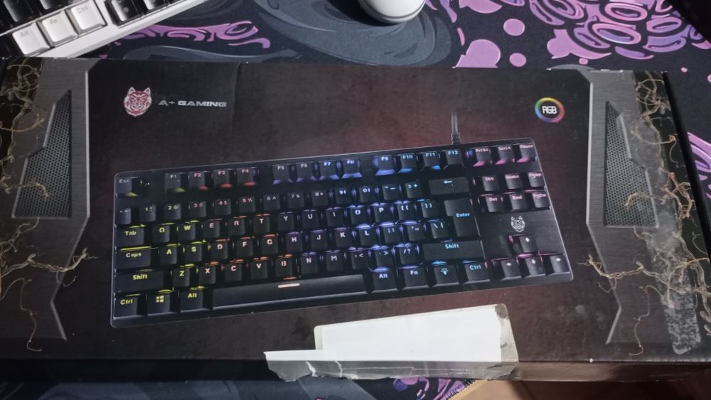 vand tastura si mouse de gaming