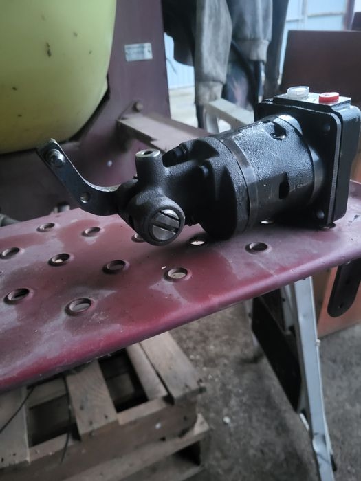 Distribuitor monobloc case internațional