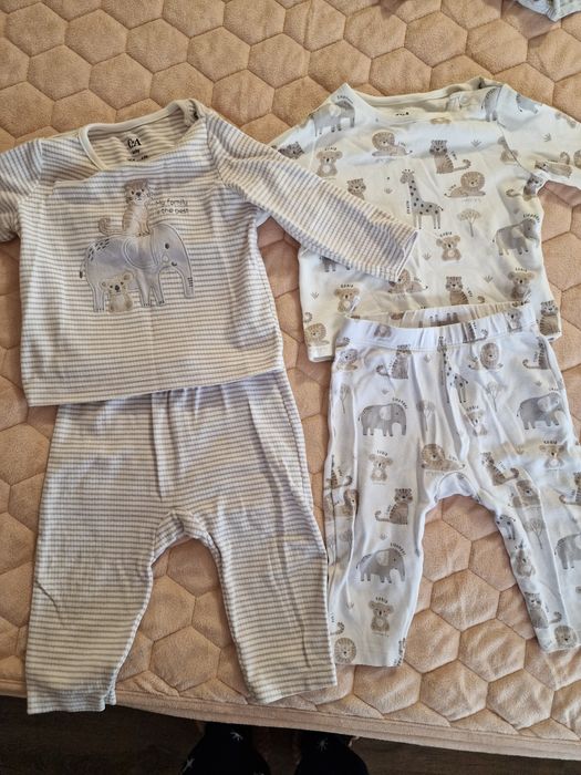 Costume/pijamale C&A bebe marimea 74