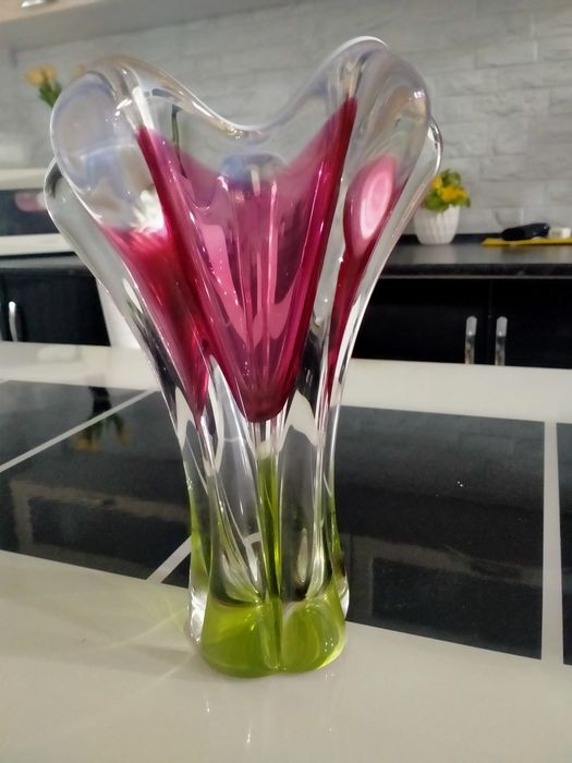 Продам декоративную вазу