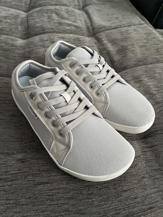 Чисто нови леки и свежи обувки за топло време