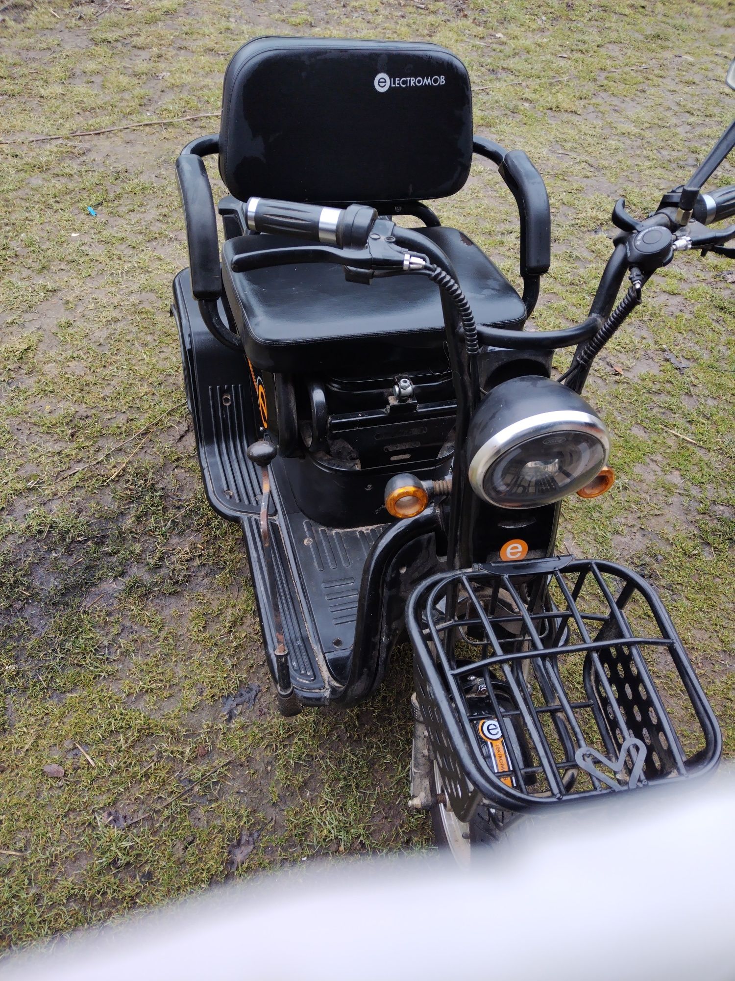 Moped electric persoane cu dizabilități