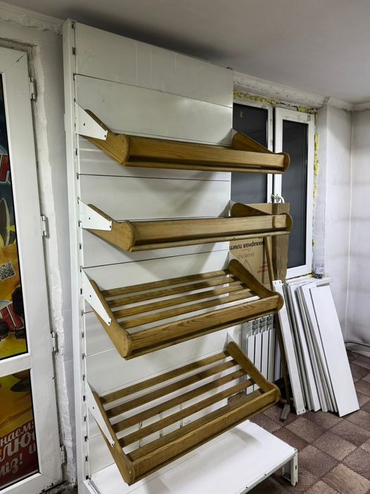 Хлебную полку для магазина.