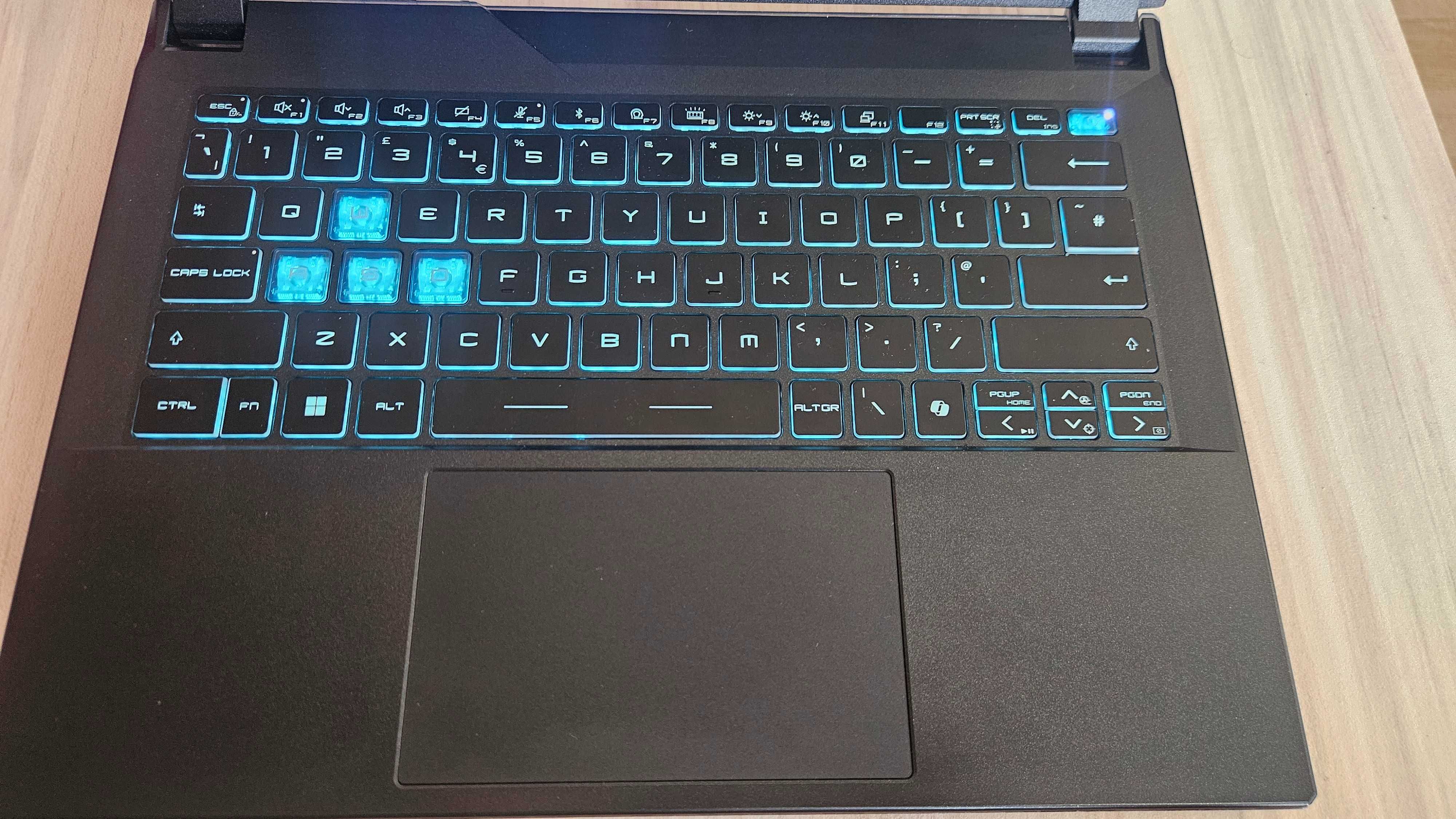 MSI Cyborg 14 A13vf 4060 8gb i7-13620H 16gb ddr5