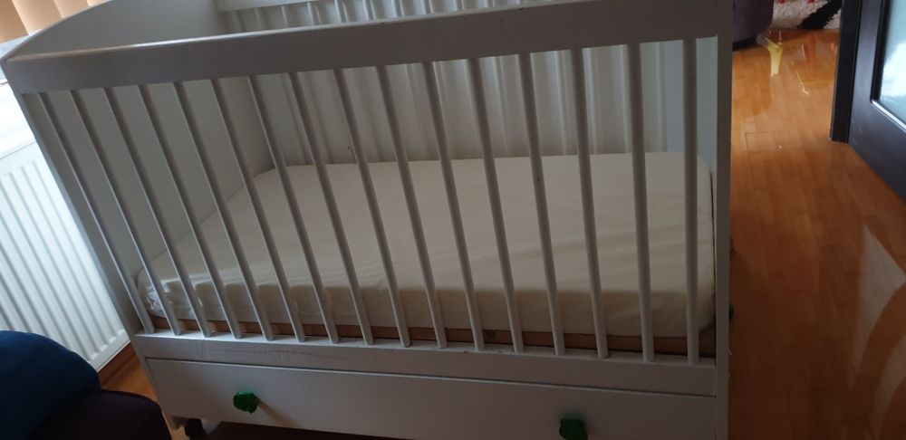 Pătuț alb complet utilat L124 h100 l67