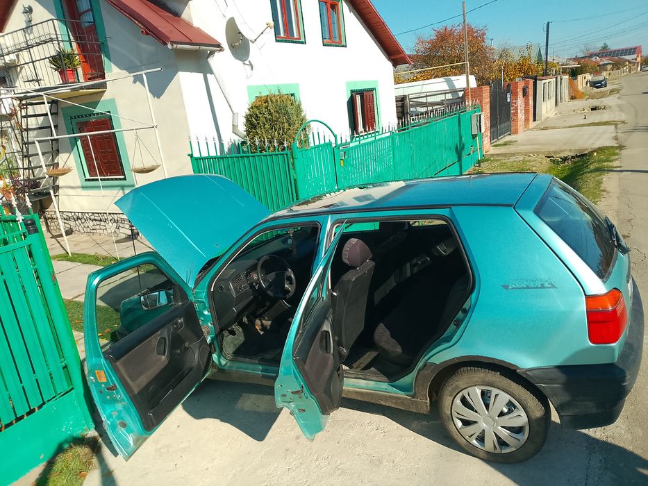Golf 3 . 1.6 benzină