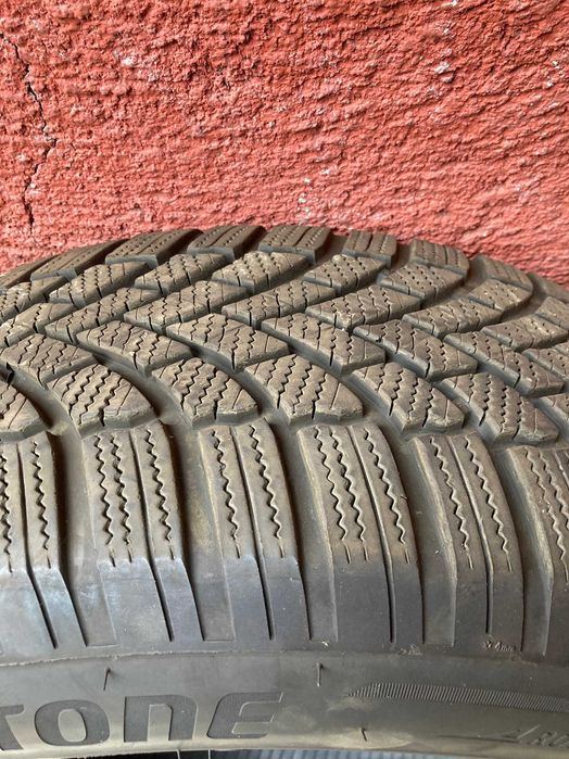 Зимни гуми BRIDGESTONE Blizzak LM005 235 65 R17 dot 1321 -  2 броя