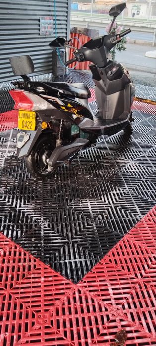 Vand scuter electric mai multe detalii in prv