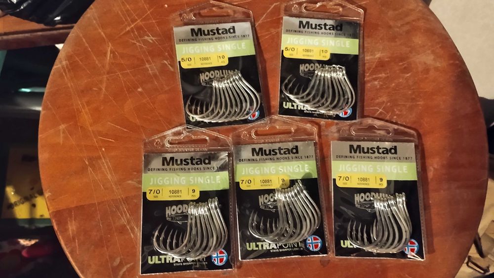 Куки за сом Mustad комплект