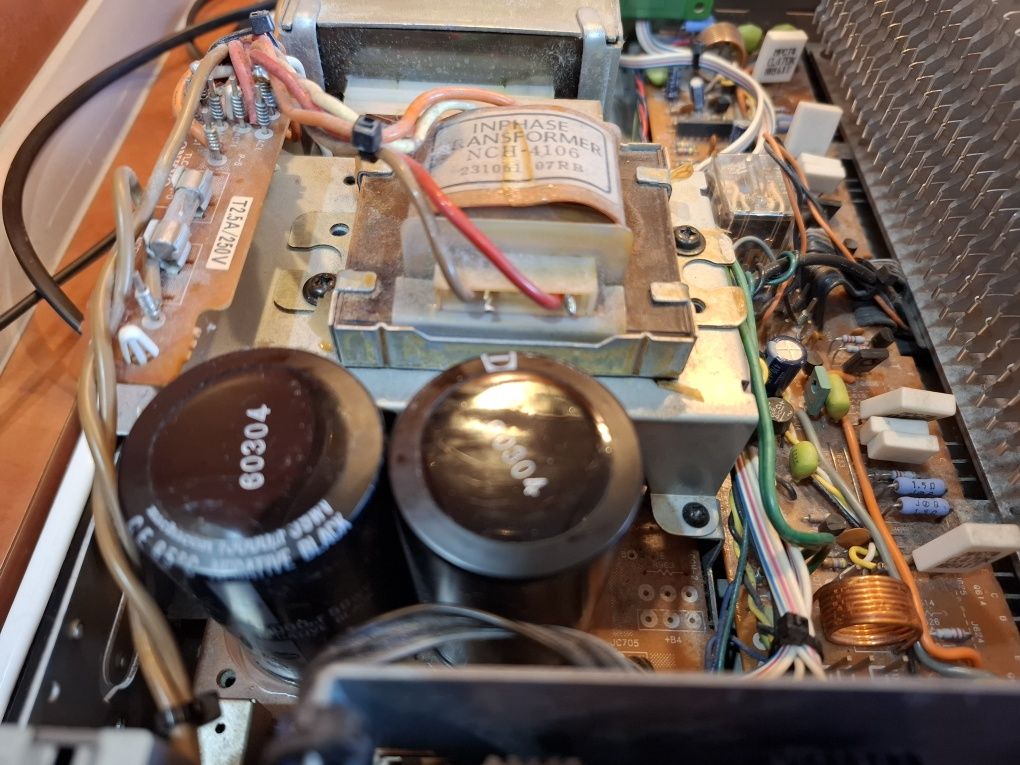 Onkyo integra 8057