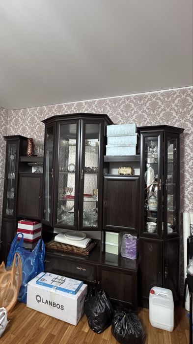 Горка для зал черного цвета