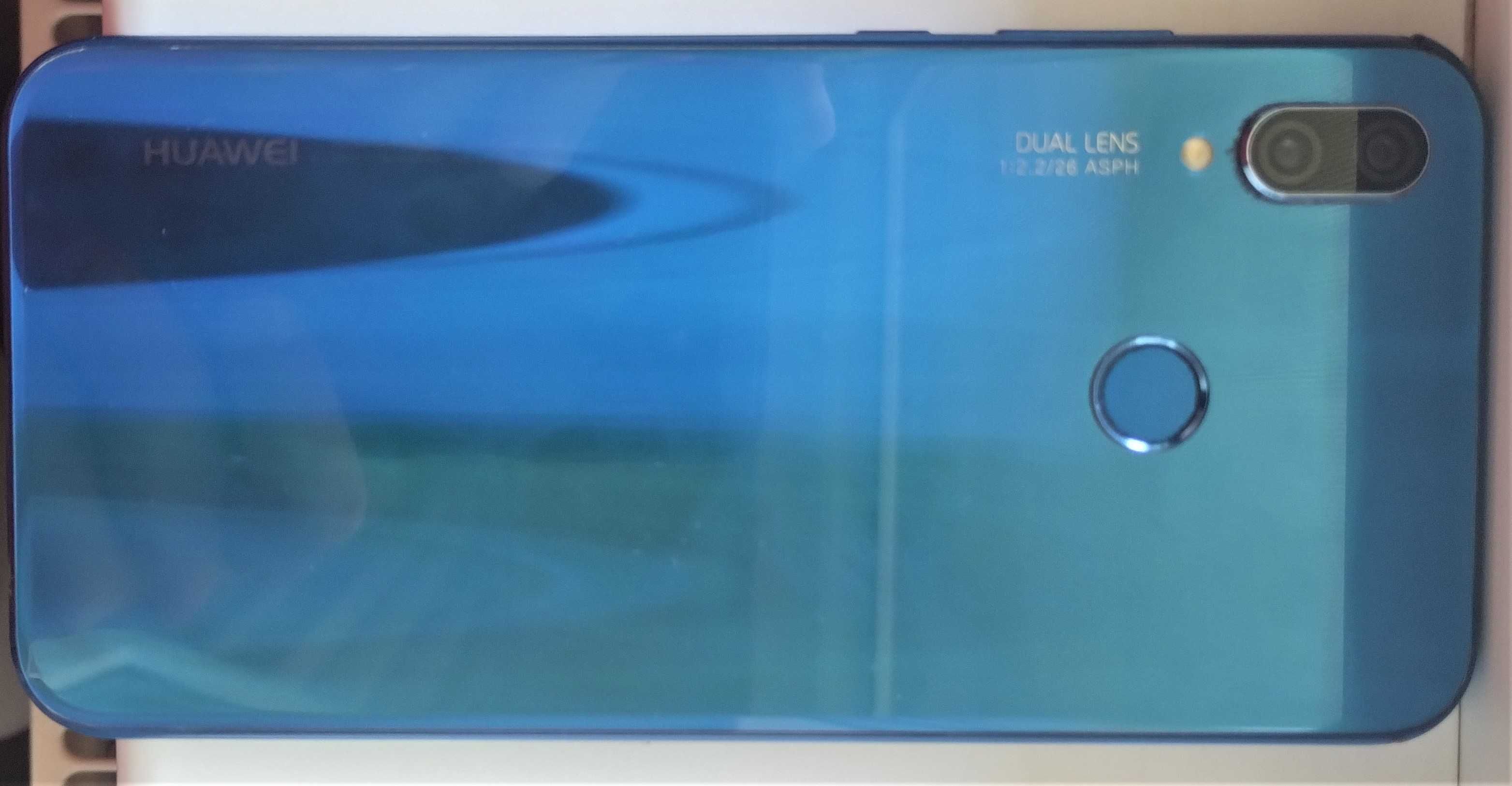 Huawei P20 Lite Blue - impecabil si Huawei P8 Lite