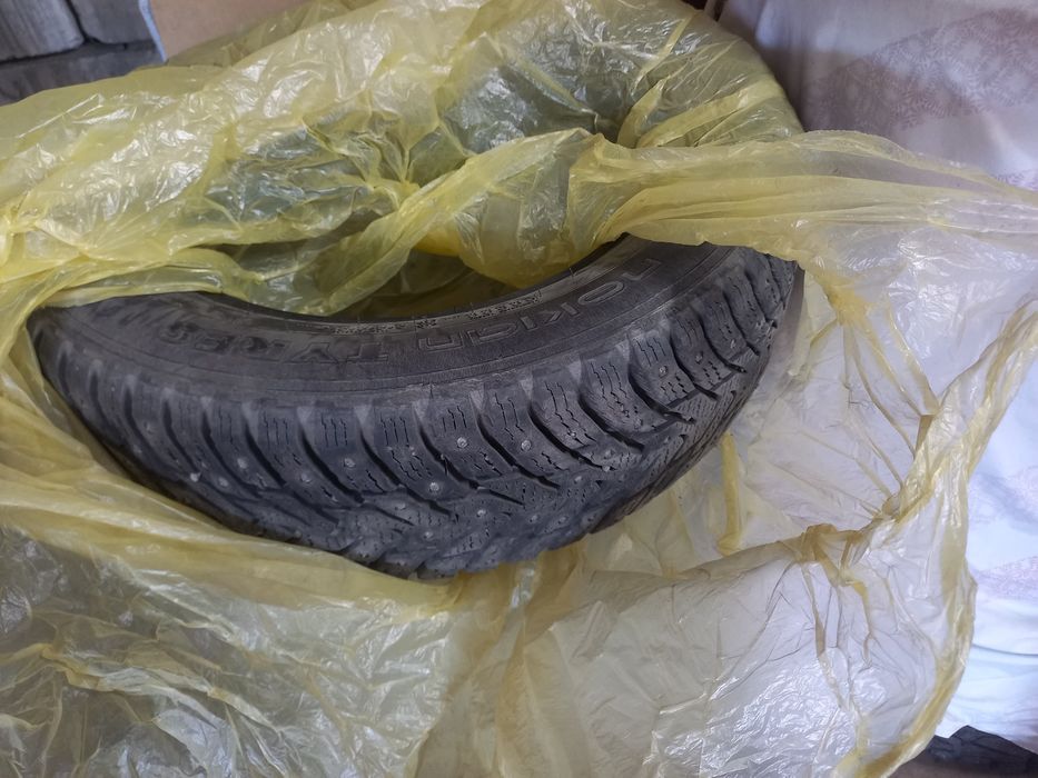 Шины шипованные 185/55/15 нокиан