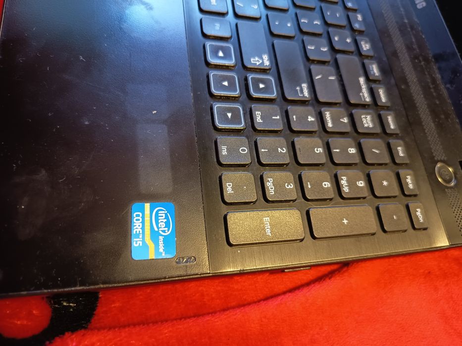 Laptop Samsung PENTRU PIESE