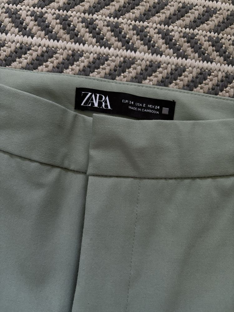 Pantaloni zara xs