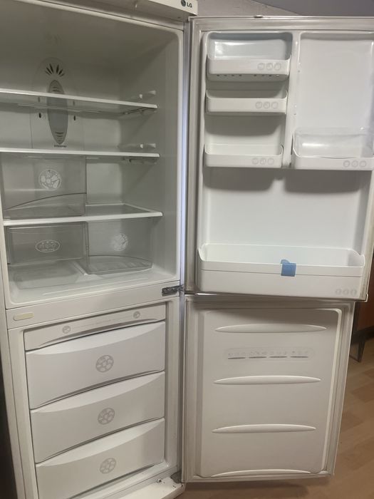 Продам холодильник LG