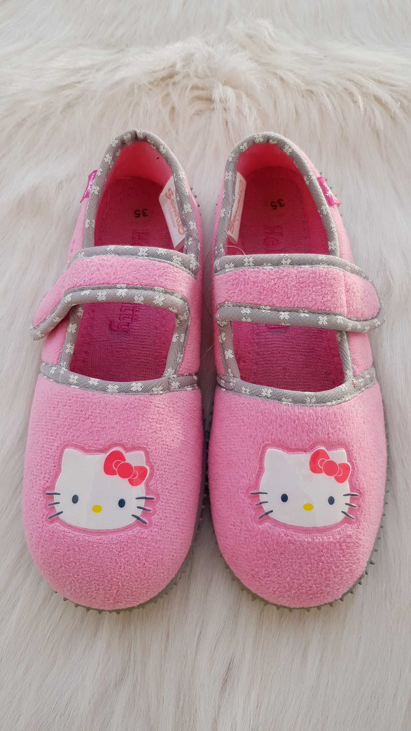 Нови пантофи Hello Kitty №35