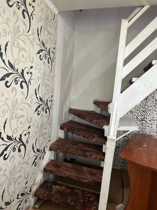 Продам 3х комн кв в 2х уровневом доме и участком в Красном яре